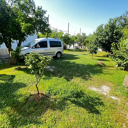 Vila Chateau Sukaj *