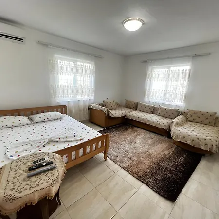 Vila Chateau Sukaj *