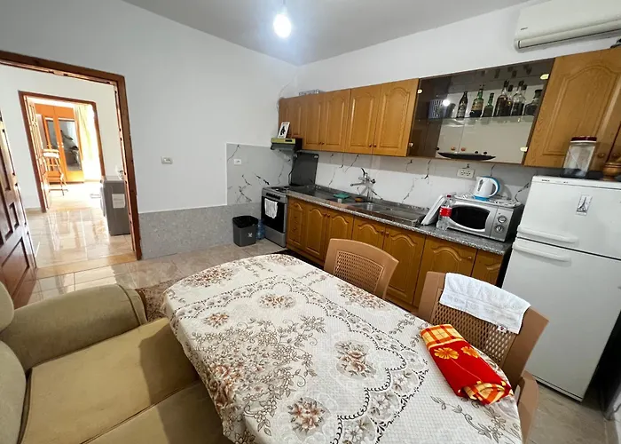 Villa Chateau Sukaj Laknas